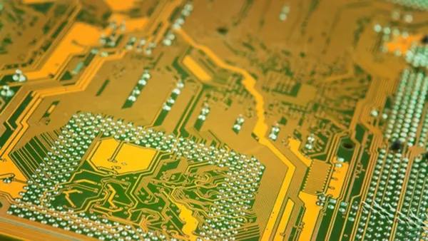 高速PCB設計中的串擾分析與控制